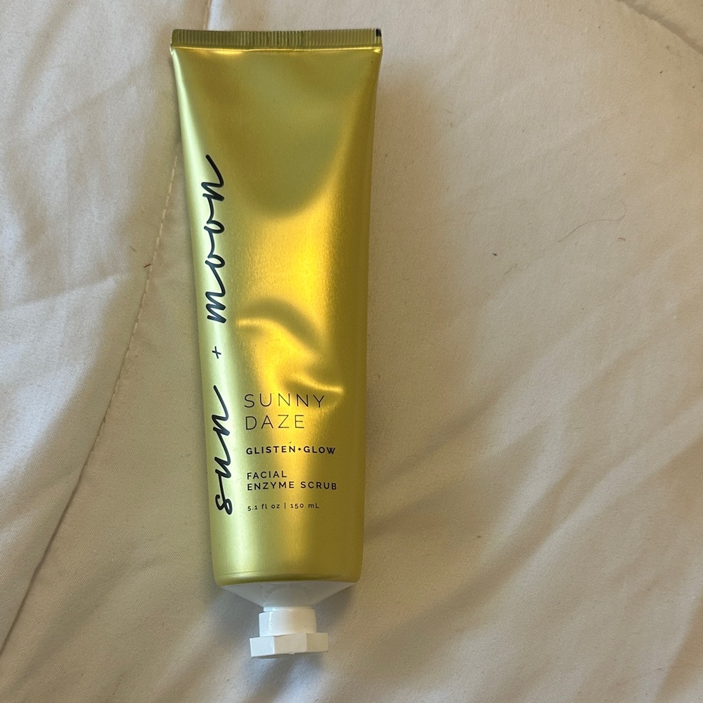 Sun + Moon Sunny Daze Facial Enzyme Scrub